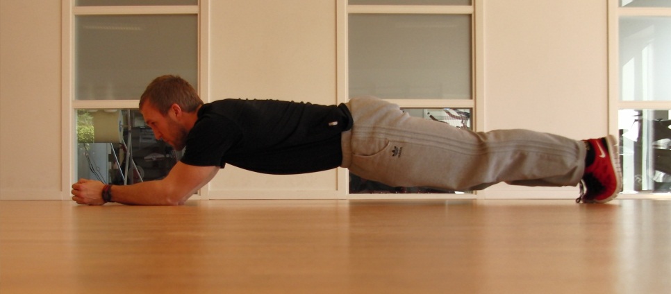 planken - svær planken, mavetræning, personlig træning, styrketræning